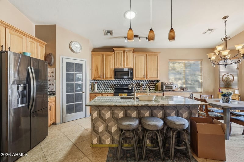 1774 W Green Tree Dr, San Tan Valley, AZ 85144