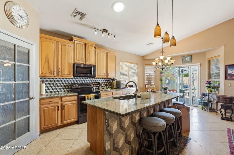 1774 W Green Tree Dr, San Tan Valley, AZ 85144