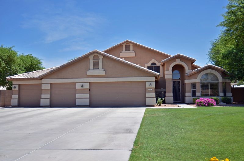 1776 E Horseshoe Ct, Gilbert, AZ 85296
