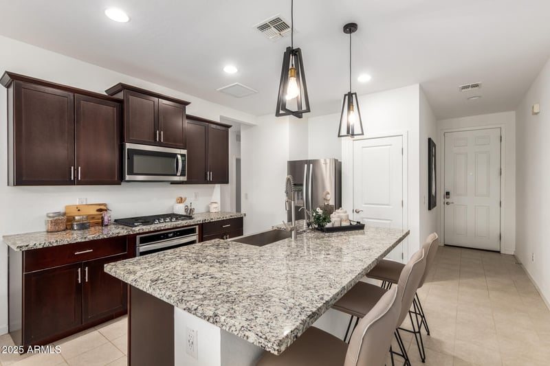 17813 Pinnacle Vista Dr, Surprise, AZ 85387
