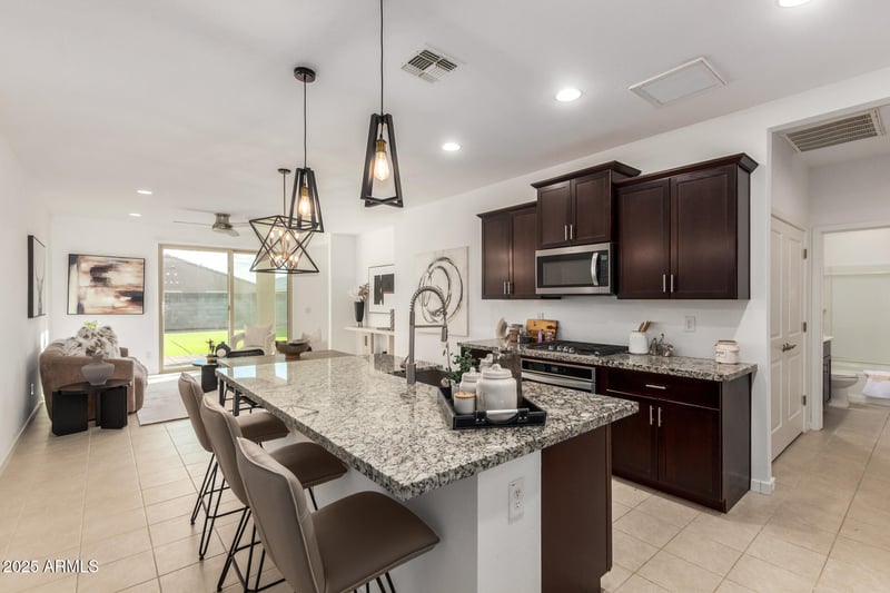 17813 Pinnacle Vista Dr, Surprise, AZ 85387