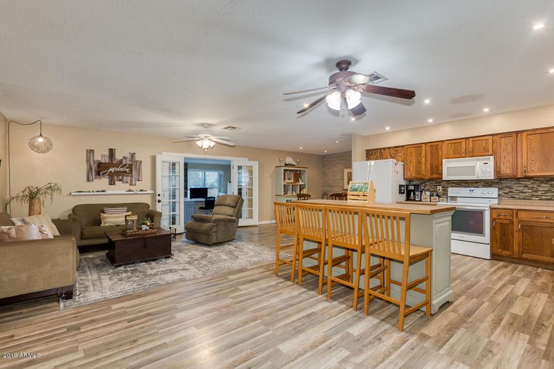 17815 N 8th Dr, Phoenix, AZ 85023