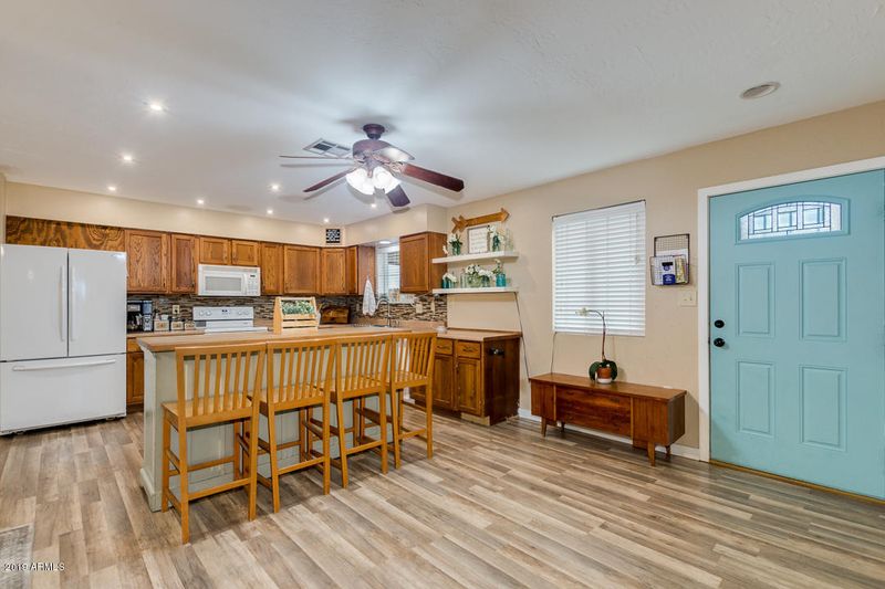 17815 N 8th Dr, Phoenix, AZ 85023