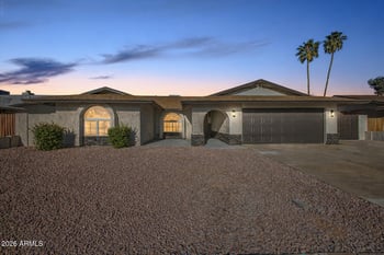 17819 57th Dr, Glendale, AZ 85308