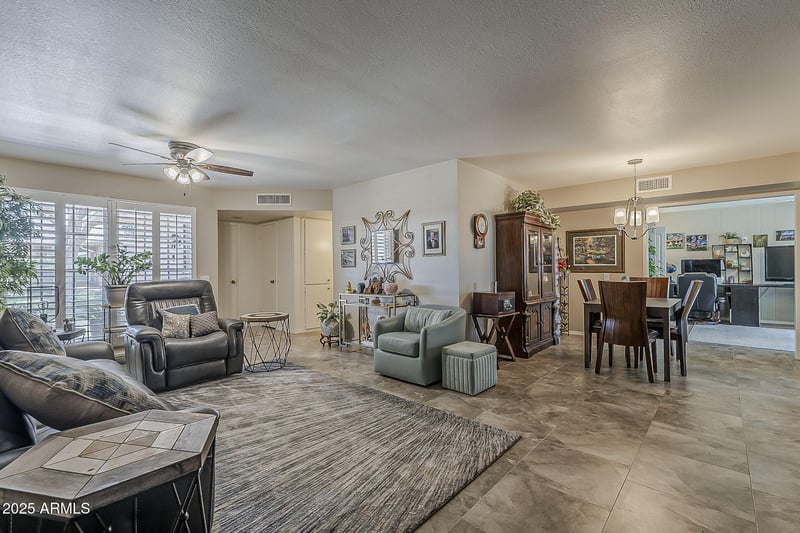 17823 99th Dr, Sun City, AZ 85373