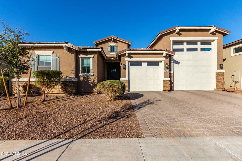 17826 Straight Arrow Ln, Surprise, AZ 85387