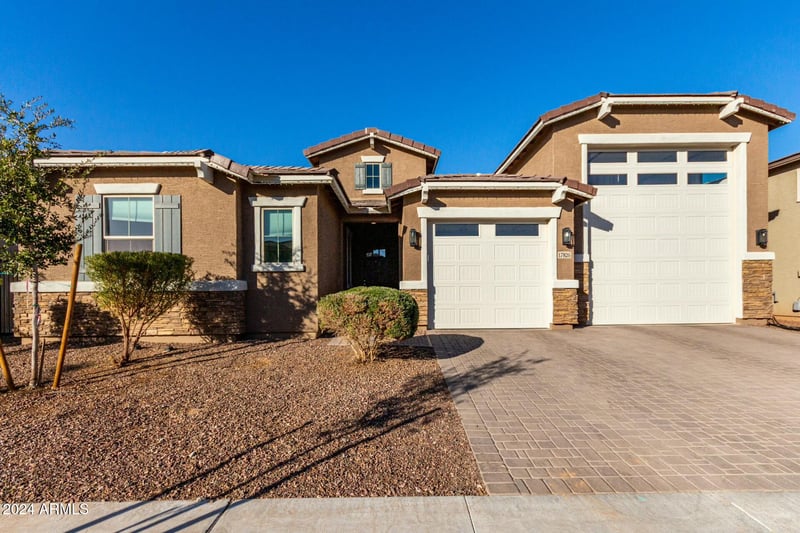 17826 Straight Arrow Ln, Surprise, AZ 85387