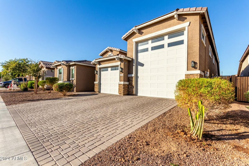 17826 Straight Arrow Ln, Surprise, AZ 85387