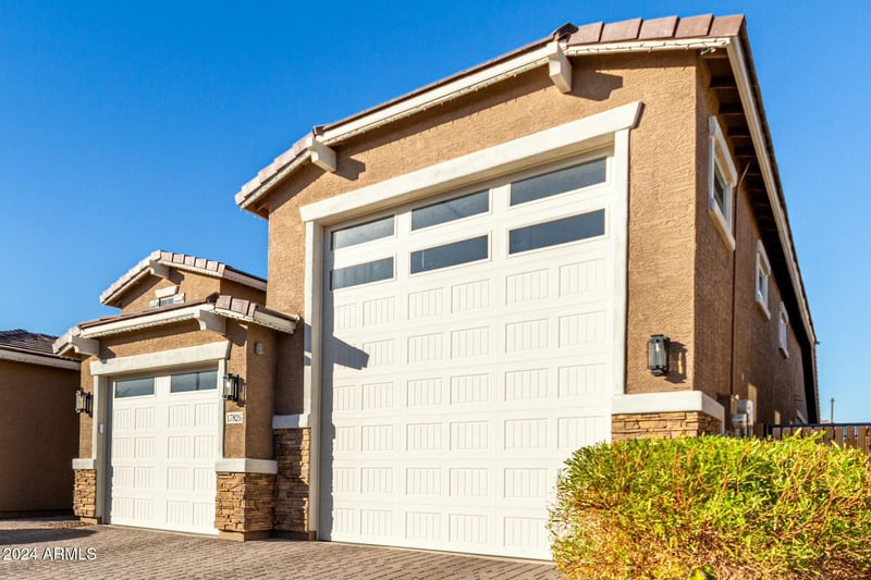 17826 Straight Arrow Ln, Surprise, AZ 85387