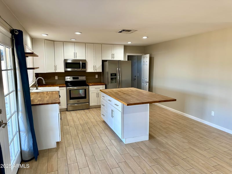 17828 48th Dr, Glendale, AZ 85308