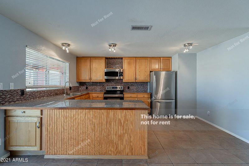 17829 N 35th Dr, Glendale, AZ 85308