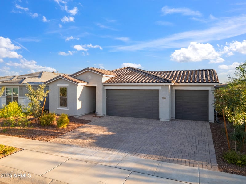 17829 Red Fox Rd, Surprise, AZ 85387