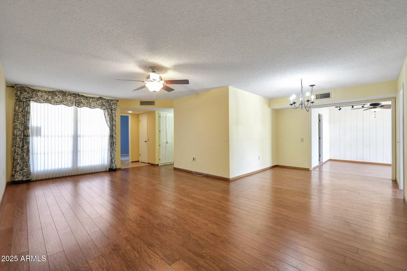 17843 99th Dr, Sun City, AZ 85373