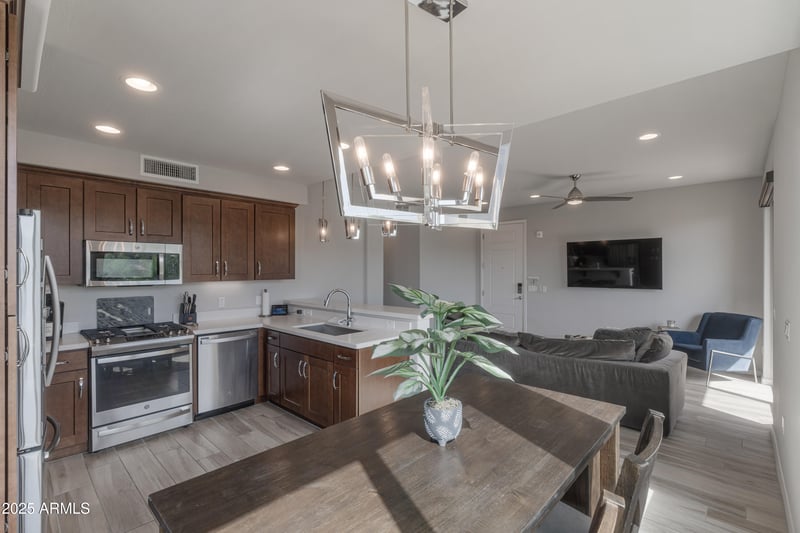 17850 68th St #2045, Phoenix, AZ 85054