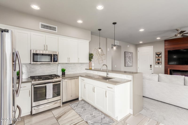17850 68th St #3063, Phoenix, AZ 85054