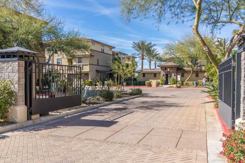 17850 N 68th St #2124, Phoenix, AZ 85054