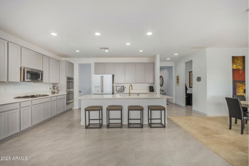 17862 Hedgehog Pl, Surprise, AZ 85387