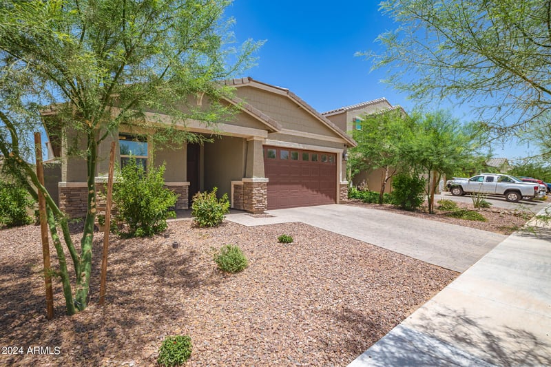 17864 Fetlock Trl, Surprise, AZ 85387