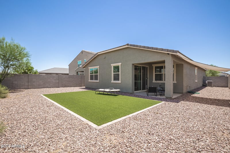 17864 Fetlock Trl, Surprise, AZ 85387