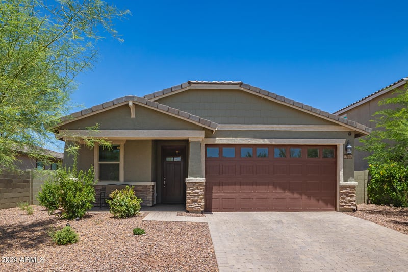 17864 Fetlock Trl, Surprise, AZ 85387