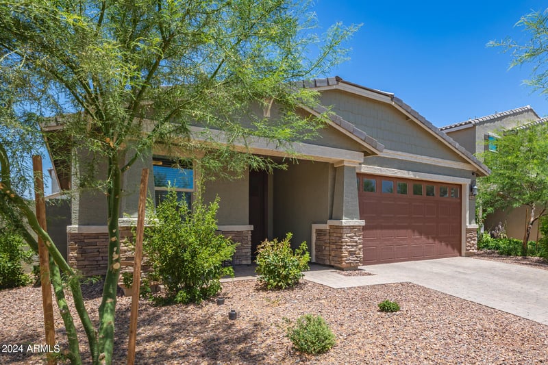 17864 Fetlock Trl, Surprise, AZ 85387