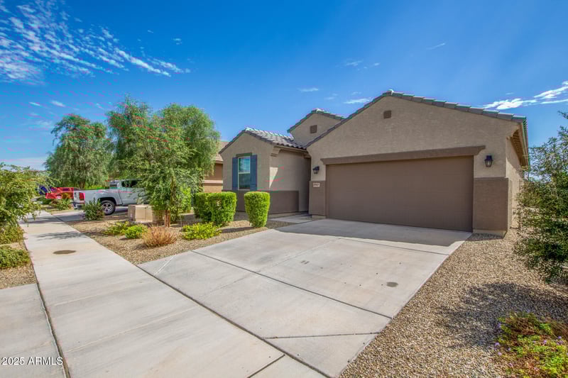 17927 Monte Lindo Ln, Surprise, AZ 85387