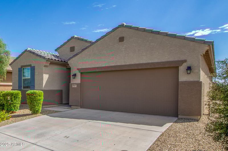 17927 Monte Lindo Ln, Surprise, AZ 85387