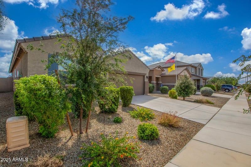 17927 Monte Lindo Ln, Surprise, AZ 85387