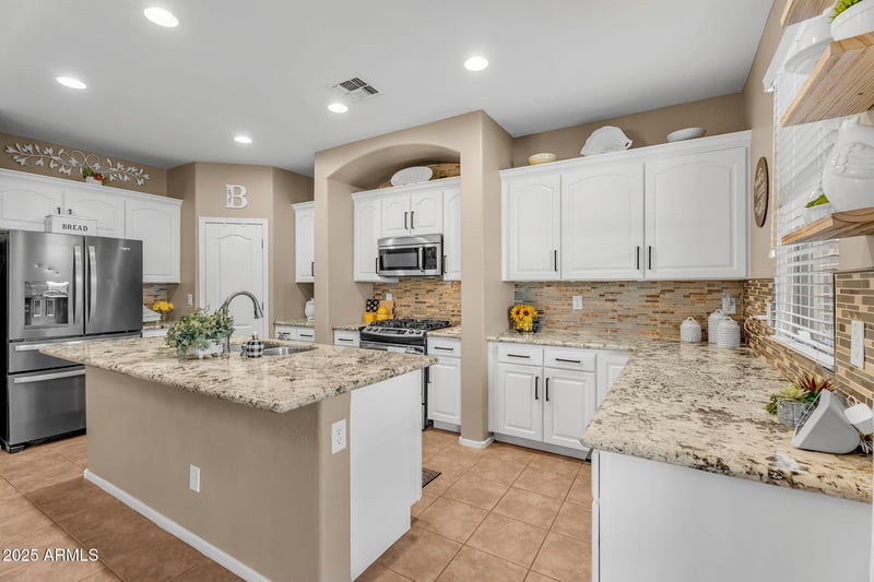 17940 Sunnyslope Ln, Waddell, AZ 85355