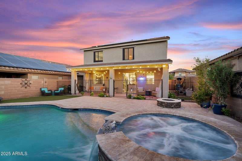 17940 Sunnyslope Ln, Waddell, AZ 85355