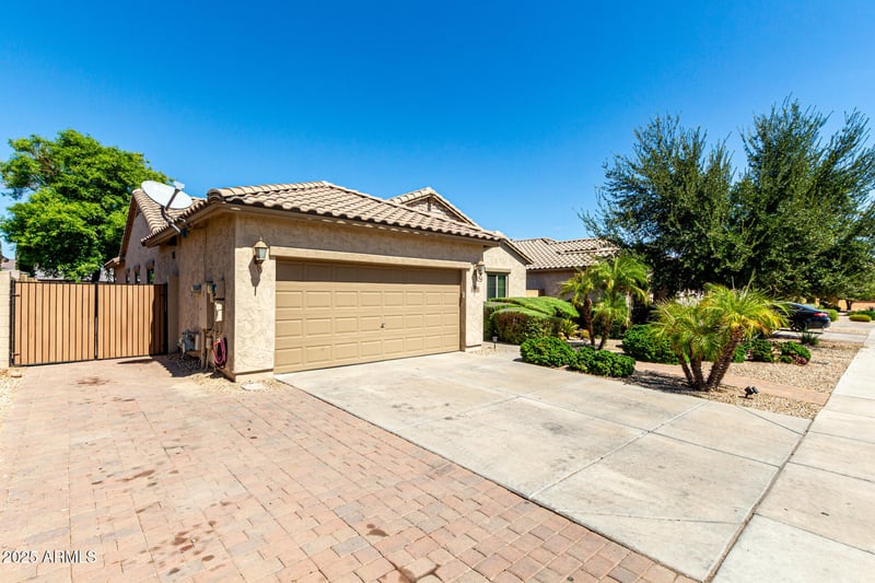 17952 Lawrence Ln, Waddell, AZ 85355