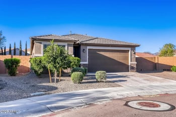 17953 Golden Ln, Waddell, AZ 85355