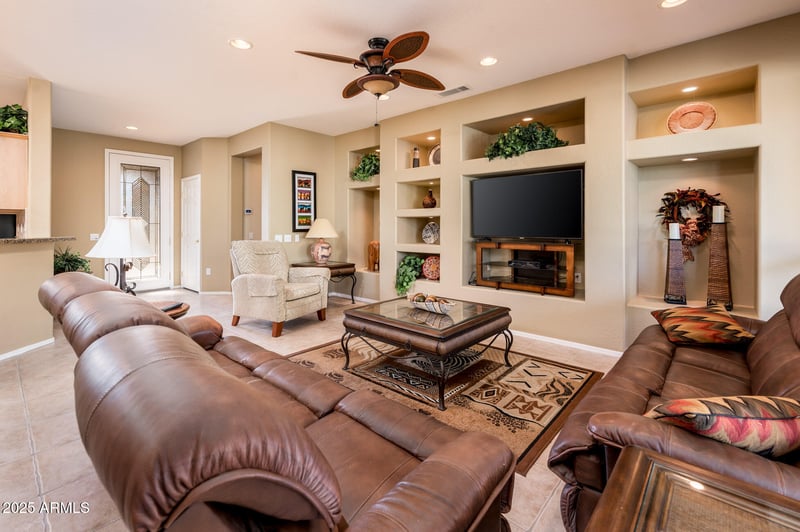 17960 Pradera Ln, Surprise, AZ 85387