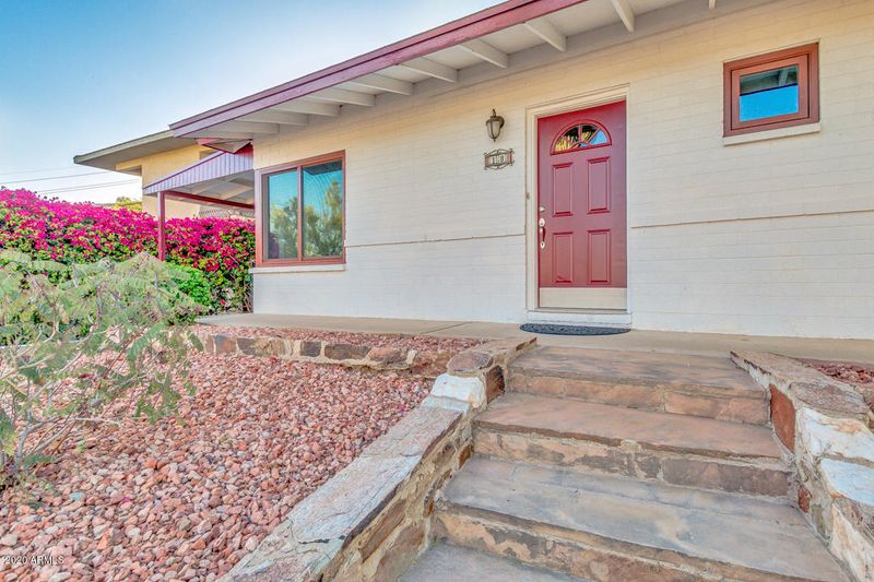 18 E Foothill Dr, Phoenix, AZ 85020