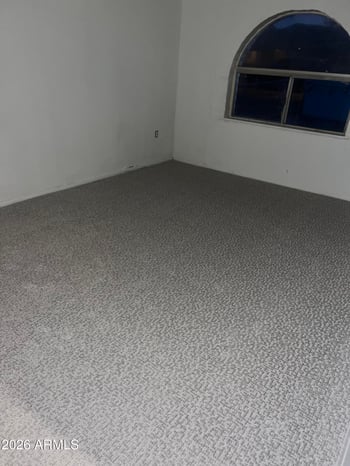 18 Valencia Dr, Phoenix, AZ 85042