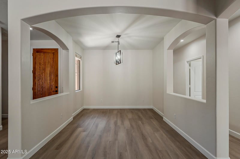 180 Roadrunner Dr, Chandler, AZ 85286