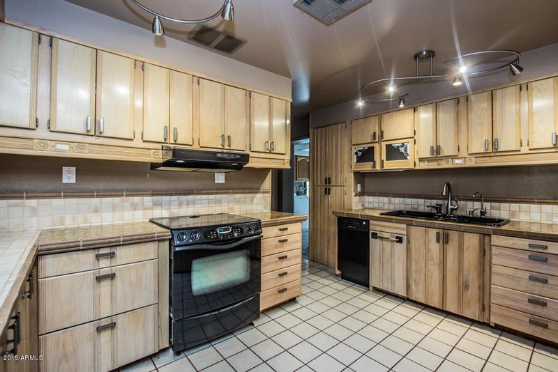 18007 N 69th Ave N, Glendale, AZ 85308