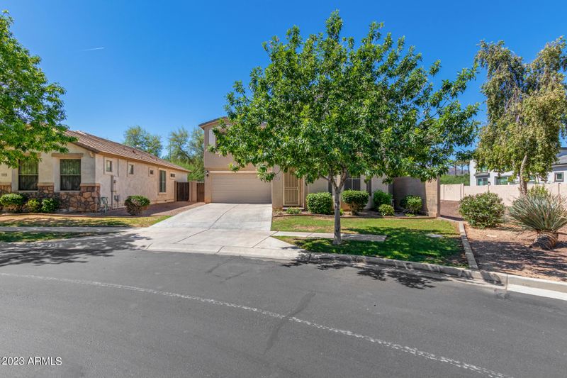 1801 E Donner Dr, Phoenix, AZ 85042