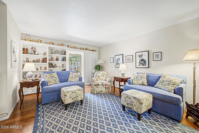 1801 E Winter Dr, Phoenix, AZ 85020