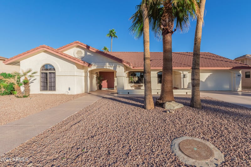 18019 137th Dr, Sun City West, AZ 85375