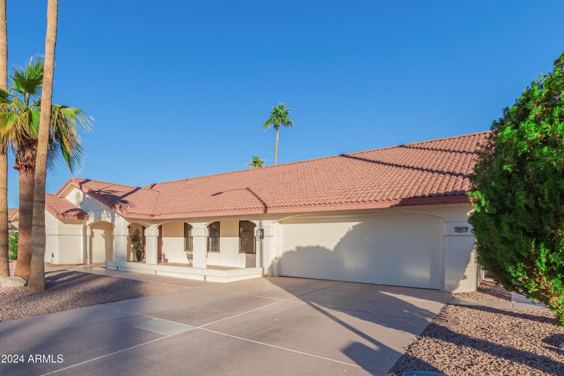 18019 137th Dr, Sun City West, AZ 85375