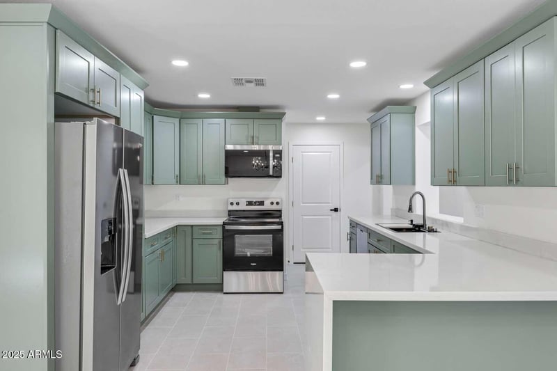 1802 Ardmore Dr, Phoenix, AZ 85042