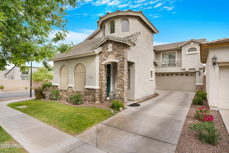 1802 E Donner Dr, Phoenix, AZ 85042