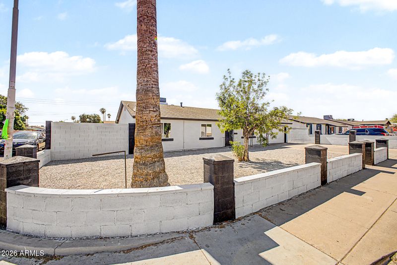 1802 N 58th Dr, Phoenix, AZ 85035