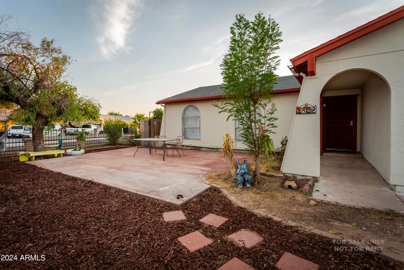 1802 N 67th Dr, Phoenix, AZ 85035