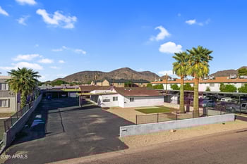 1802 Vogel Ave, Phoenix, AZ 85021