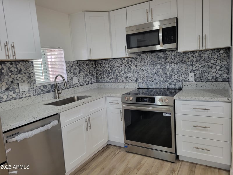 18026 N Cave Creek Rd #1, Phoenix, AZ 85032