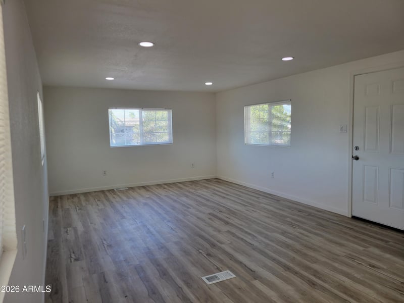 18026 N Cave Creek Rd #1, Phoenix, AZ 85032