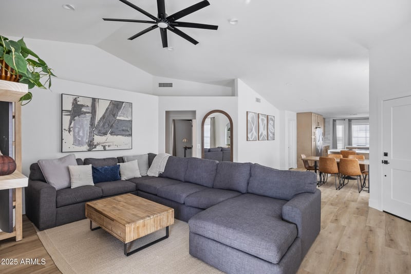 18036 13th St, Phoenix, AZ 85022