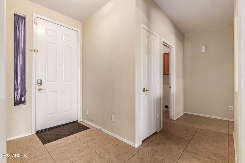 1804 E Beverly Rd, Phoenix, AZ 85042